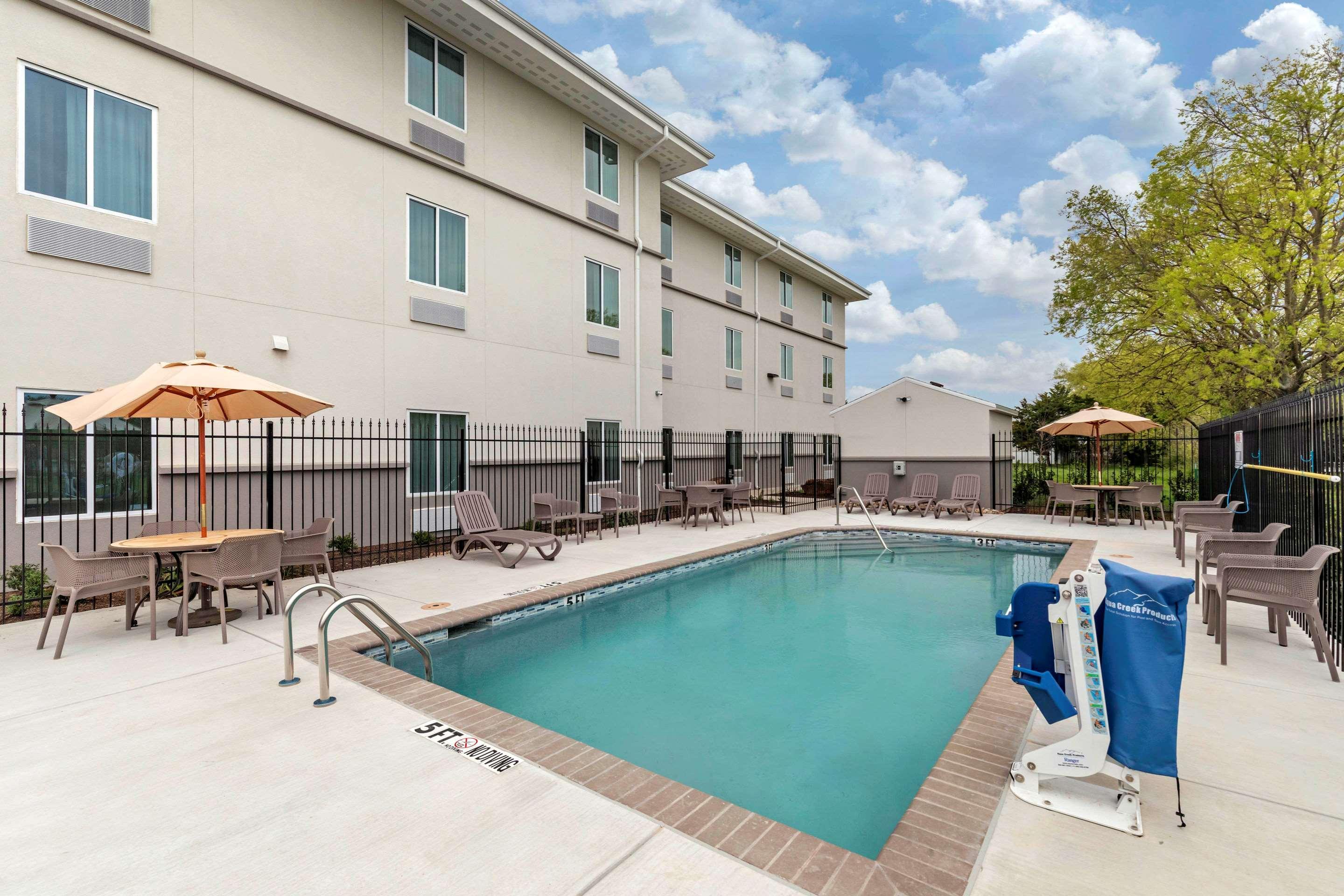 Mainstay Suites Lancaster Dallas South Esterno foto